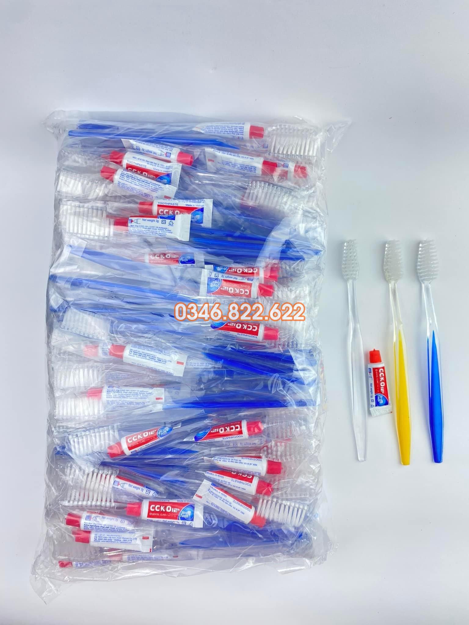 Bàn chải đánh răng cán xanh gầy kem đỏ ( túi 100 chiếc ) Bàn chải đánh răng cán xanh gầy kem đỏ ( túi 100 chiếc )